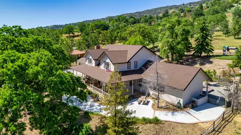 24040 Martingale Way, Tehachapi, CA 93561 photo 4