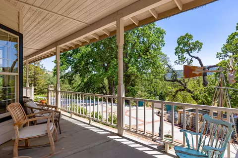 24040 Martingale Way, Tehachapi, CA 93561 photo 7