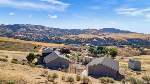 Exterior - 23300 Fir Dr, Tehachapi, CA 93561 photo 13 of 14
