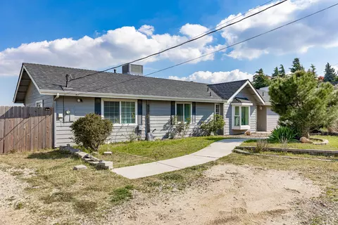 Exterior - 23300 Fir Dr, Tehachapi, CA 93561 photo 3 of 14