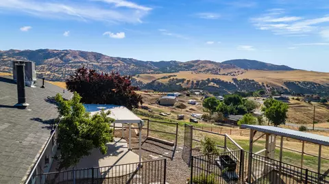 Exterior - 23300 Fir Dr, Tehachapi, CA 93561 photo 11 of 14