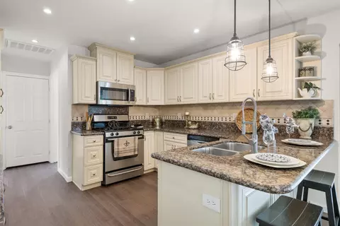 Kitchen - 23300 Fir Dr, Tehachapi, CA 93561 photo 2 of 3