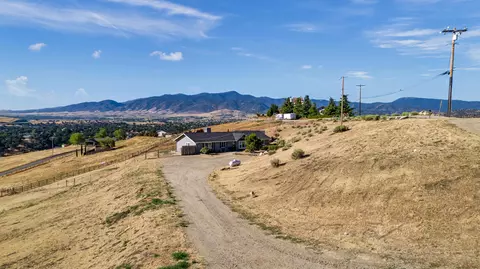 View/Area - 23300 Fir Dr, Tehachapi, CA 93561 photo 7 of 7