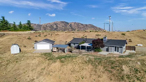 Exterior - 23300 Fir Dr, Tehachapi, CA 93561 photo 12 of 14