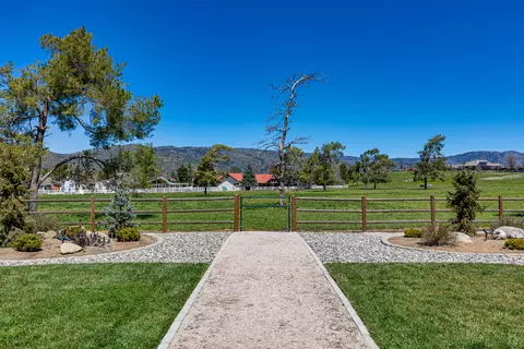 28141 Stallion Springs Dr, Tehachapi, CA 93561 photo 47