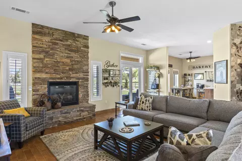 28141 Stallion Springs Dr, Tehachapi, CA 93561 photo 11