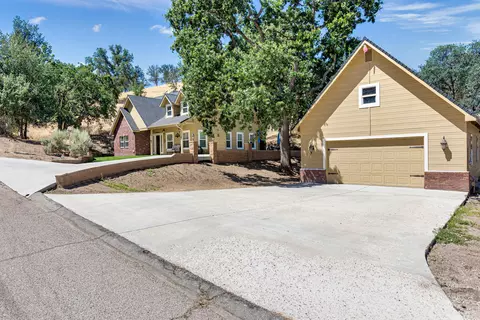 28000 Preakness Dr, Tehachapi, CA 93561