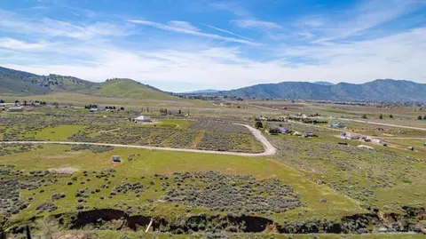 Navajo Street, Tehachapi, CA 93561 photo 2