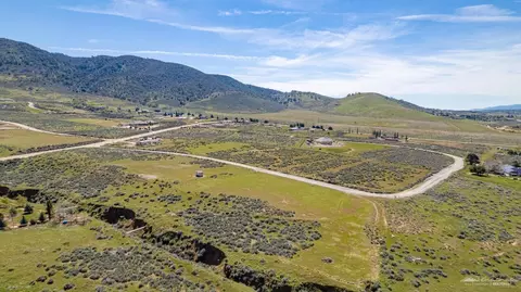 Navajo Street, Tehachapi, CA 93561 photo 3