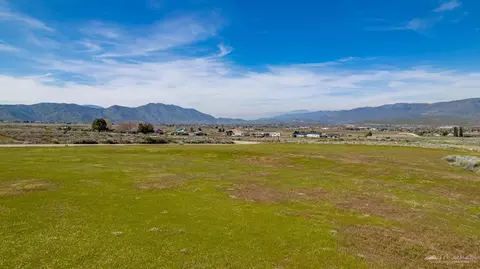 Navajo Street, Tehachapi, CA 93561 photo 7