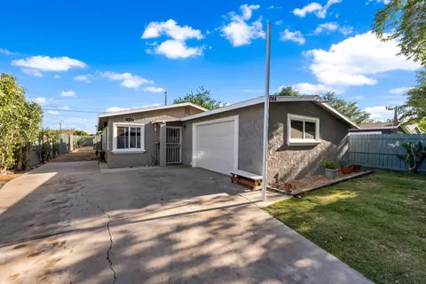 1044 Avenue P4 E, Palmdale, CA 93550