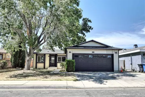 2341 Rosewood Ave, Lancaster, CA 93535