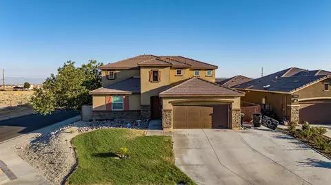 3360 Leopard Ct, Rosamond, CA 93560 photo 2