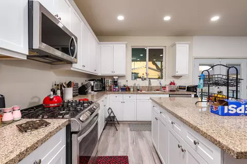 3360 Leopard Ct, Rosamond, CA 93560 photo 23