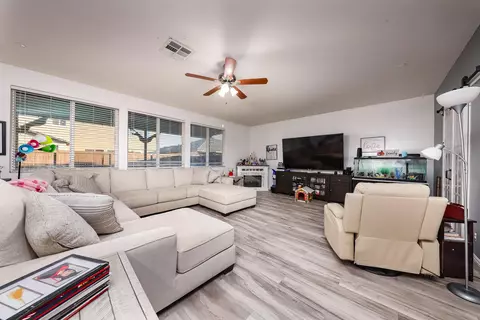 3360 Leopard Ct, Rosamond, CA 93560 photo 15