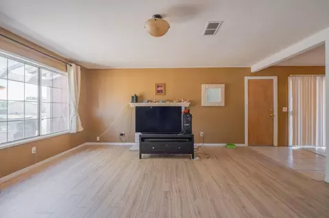 17152 Valeport Ave, Lancaster, CA 93535 photo 10