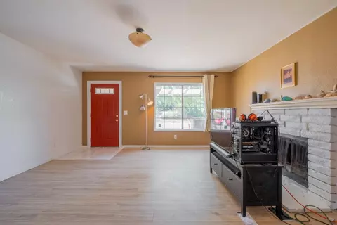 17152 Valeport Ave, Lancaster, CA 93535 photo 9