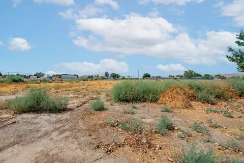17152 Valeport Ave, Lancaster, CA 93535 photo 4