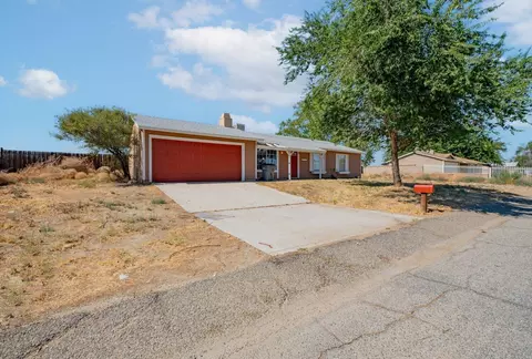 17152 Valeport Ave, Lancaster, CA 93535 photo 2