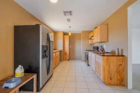 17152 Valeport Ave, Lancaster, CA 93535 photo 12