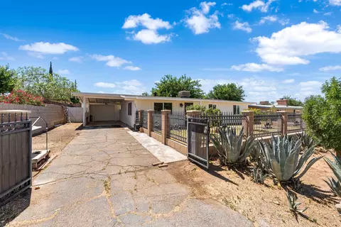 38813 Yucca Tree St, Palmdale, CA 93551