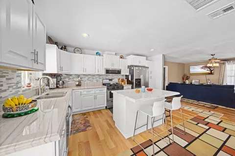 42810 Yew St, Lancaster, CA 93536 photo 14