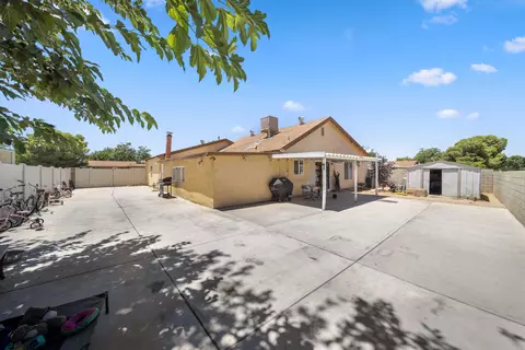 42810 Yew St, Lancaster, CA 93536 photo 27