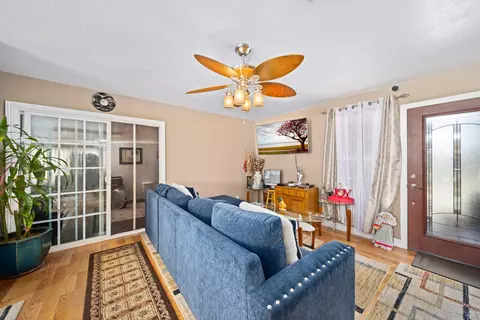 42810 Yew St, Lancaster, CA 93536 photo 8