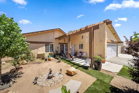 42810 Yew St, Lancaster, CA 93536 photo 3
