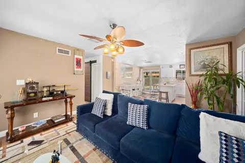 42810 Yew St, Lancaster, CA 93536 photo 6
