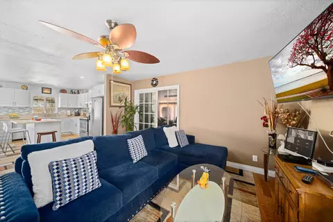 42810 Yew St, Lancaster, CA 93536 photo 7
