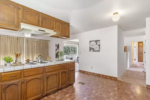 Kitchen - 22830 Tom Ct, Tehachapi, CA 93561 photo 2 of 2