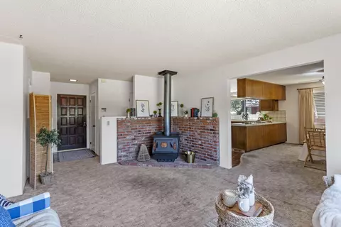 Living - 22830 Tom Ct, Tehachapi, CA 93561 photo 2 of 3
