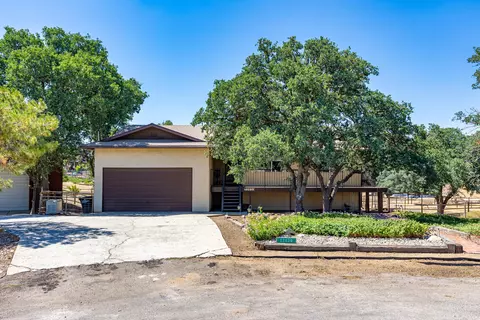 Exterior - 22830 Tom Ct, Tehachapi, CA 93561 photo 2 of 11