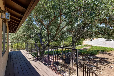 Exterior - 22830 Tom Ct, Tehachapi, CA 93561 photo 4 of 11
