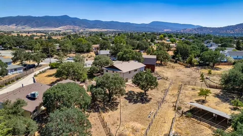 View/Area - 22830 Tom Ct, Tehachapi, CA 93561 photo 2 of 2
