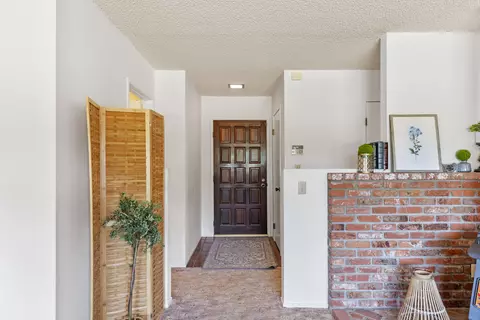 Entry Way - 22830 Tom Ct, Tehachapi, CA 93561 photo 3 of 6