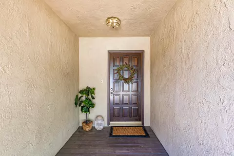 Entry Way - 22830 Tom Ct, Tehachapi, CA 93561 photo 1 of 6