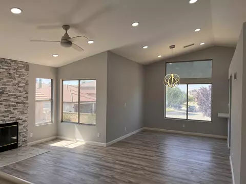 3201 Fairgreen Ln, Palmdale, CA 93551