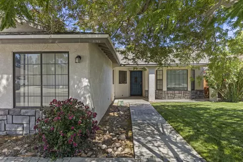 712 Inyo St N, Ridgecrest, CA 93555