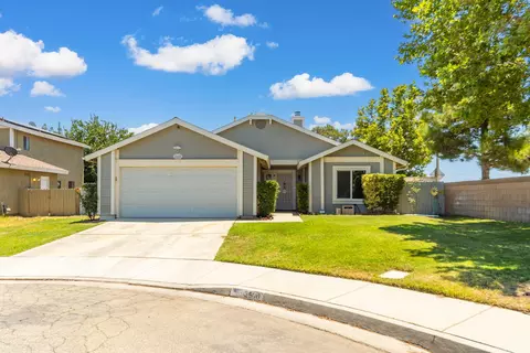 2500 Topaz Ln, Lancaster, CA 93535