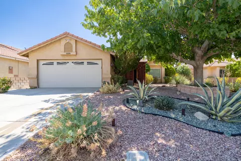 3284 Voyager St, Rosamond, CA 93560