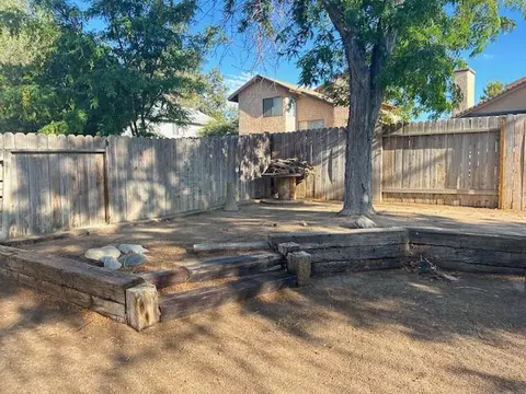 628 Jackman St E, Lancaster, CA 93535 photo 42