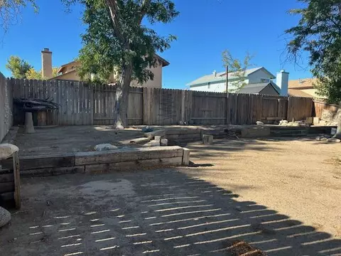 628 Jackman St E, Lancaster, CA 93535 photo 41