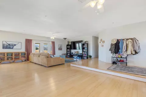 18580 Ave E, Lancaster, CA 93536 photo 2