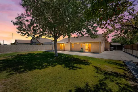 Exterior - 44327 Freer Way, Lancaster, CA 93536 photo 2 of 9