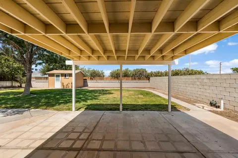 Exterior - 44327 Freer Way, Lancaster, CA 93536 photo 7 of 9