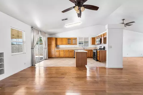 Living - 44327 Freer Way, Lancaster, CA 93536 photo 6 of 7