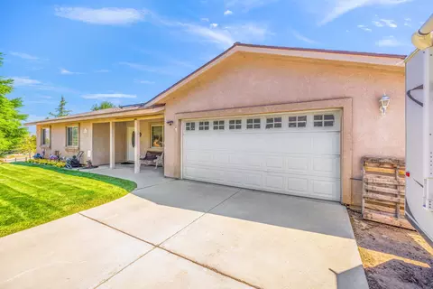 18270 Basil Dr, Tehachapi, CA 93561 photo 5