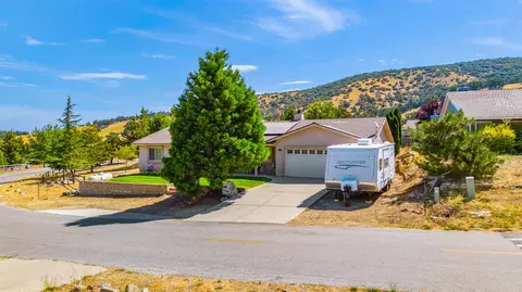 18270 Basil Dr, Tehachapi, CA 93561 photo 3